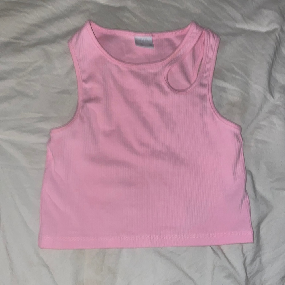 Pink cropped shoulder tank